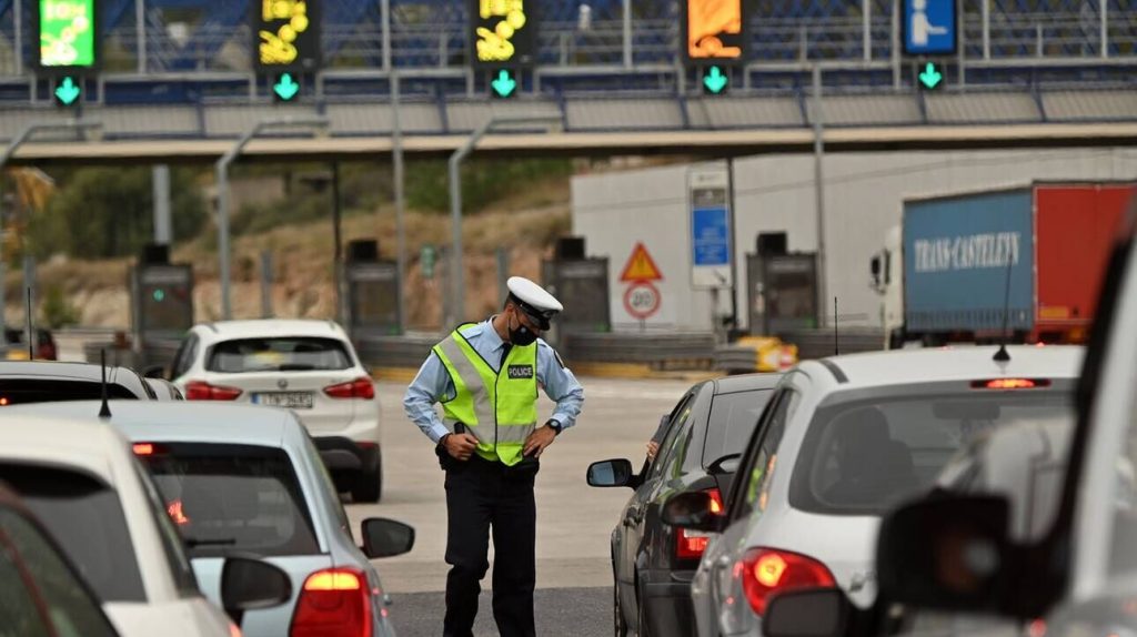 Πάσχα: Δείτε τα έκτακτα μέτρα που θα ισχύσουν από τη Μεγάλη Πέμπτη – Τι θα γίνει με τα φορτηγά