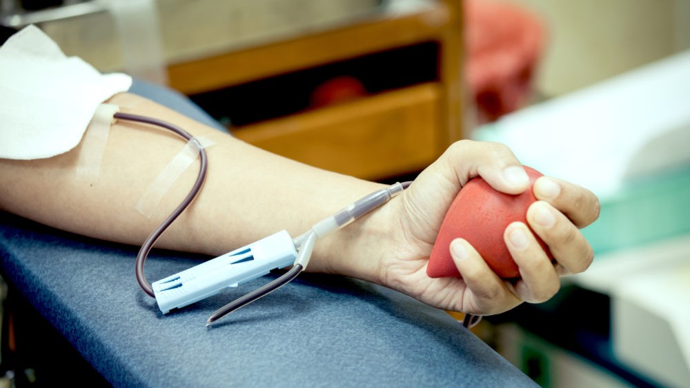 Η Ε.Ο.Ν. δίνει αίμα σε Έλληνες ασθενείς που το έχουν ανάγκη