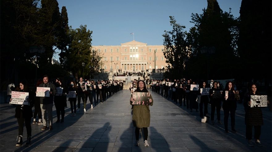 Διαμαρτυρία των vegan για το… σούβλισμα του αρνιού του Πάσχα!