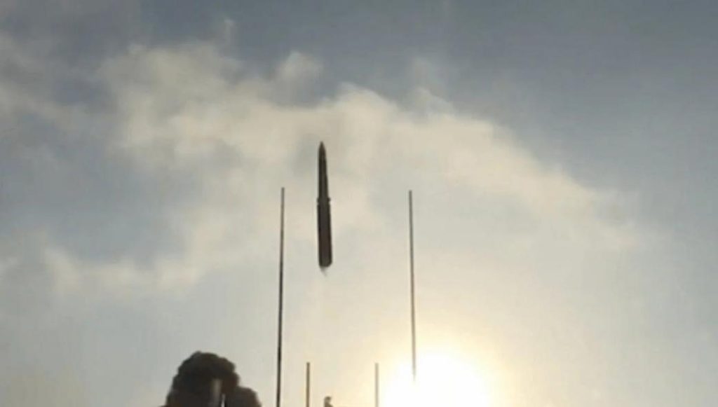 Το ναυτικό της Κίνας εκτόξευσε υπερηχητικό πύραυλο YJ-21 από αντιτορπιλικό (βίντεο)