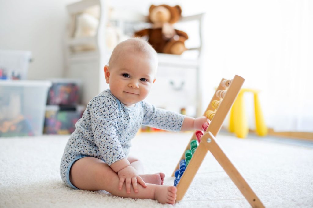 Έρευνα: Τα μωρά που γεννιούνται εν μέσω της πανδημίας μιλούν λιγότερο & το μυαλό τους αναπτύσσεται πιο αργά