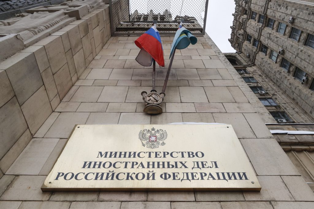 ΥΠΕΞ Ρωσίας: «Φροντίζουμε τους Βρετανούς αιχμαλώτους που συνελήφθησαν στην Ουκρανία»