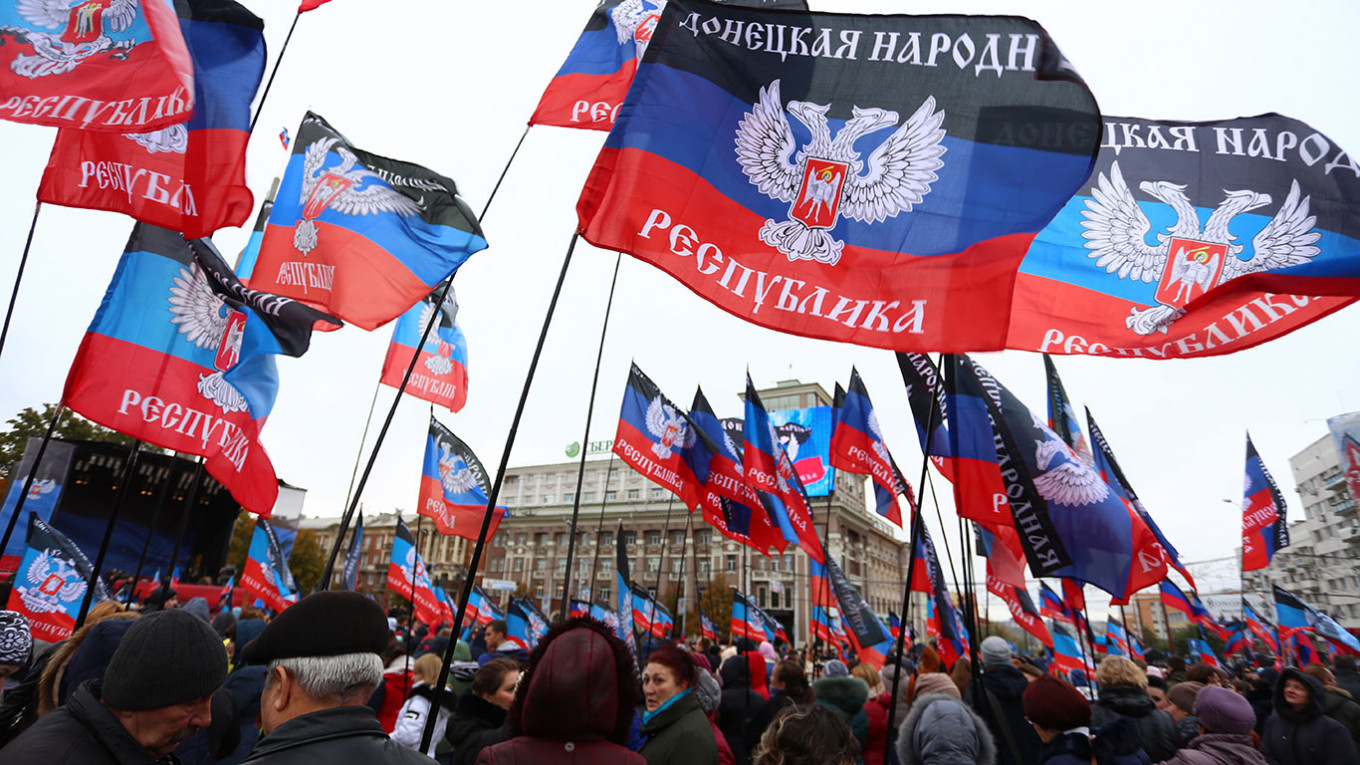 Υψώθηκε η σημαία της Λαϊκής Δημοκρατίας του Ντονέτσκ στον τηλεοπτικό πύργο της Μαριούπολης (βίντεο)
