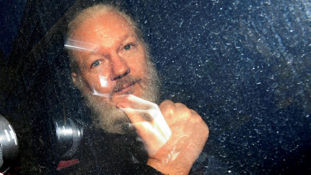 Τζούλιαν Ασάνζ: Η Αυστραλία δεν θα αμφισβητήσει την έκδοση στις ΗΠΑ του ιδρυτή του WikiLeaks