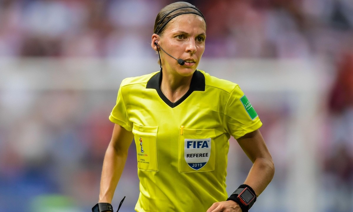 Γαλλία: Για πρώτη φορά γυναίκα διαιτητής θα διευθύνει τον τελικό Κυπέλλου