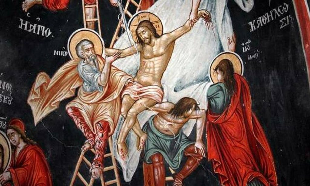 Αυτός είναι ο λόγος που οι ιερείς την ώρα της Αποκαθήλωσης φορούν λευκά άμφια