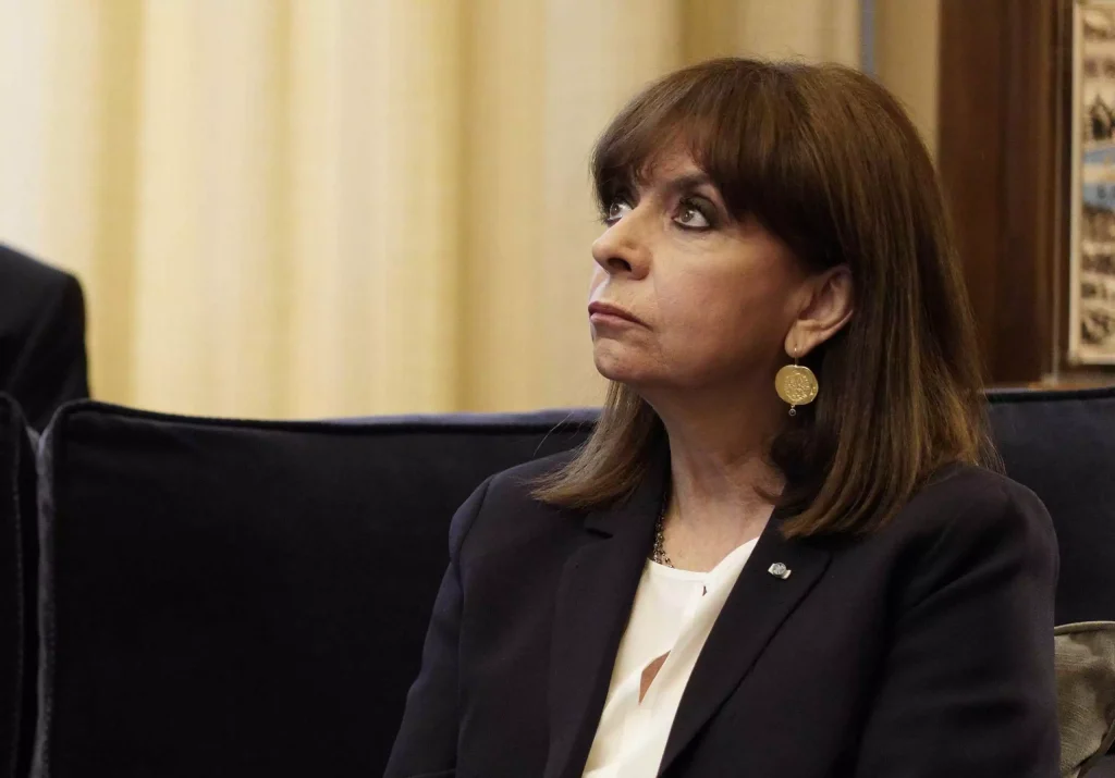 Κ.Σακελλαροπούλου για Μεγάλη Παρασκευή: «Ο πόλεμος στην Ουκρανία προσδίδει μεγαλύτερη ένταση στο πένθος μας»