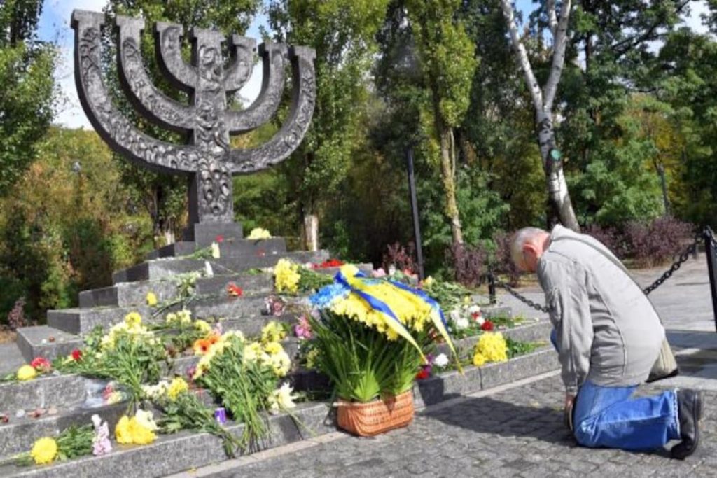 Ο «δημοκρατικός» δήμαρχος του Κιέβου Βιτάλι Κλίτσκο έδωσε το όνομα του Σ.Μπαντέρα σε δρόμο δίπλα στο Babyn Yar!