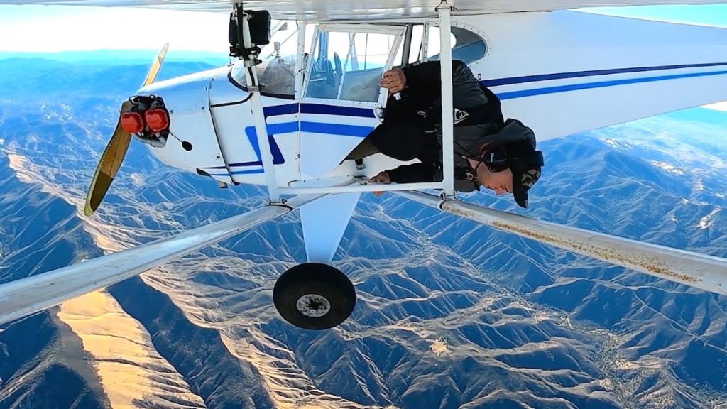 Έριξε επίτηδες το αεροπλάνο του για να βγάλει βίντεο στο YouTube – Του πήραν το δίπλωμα