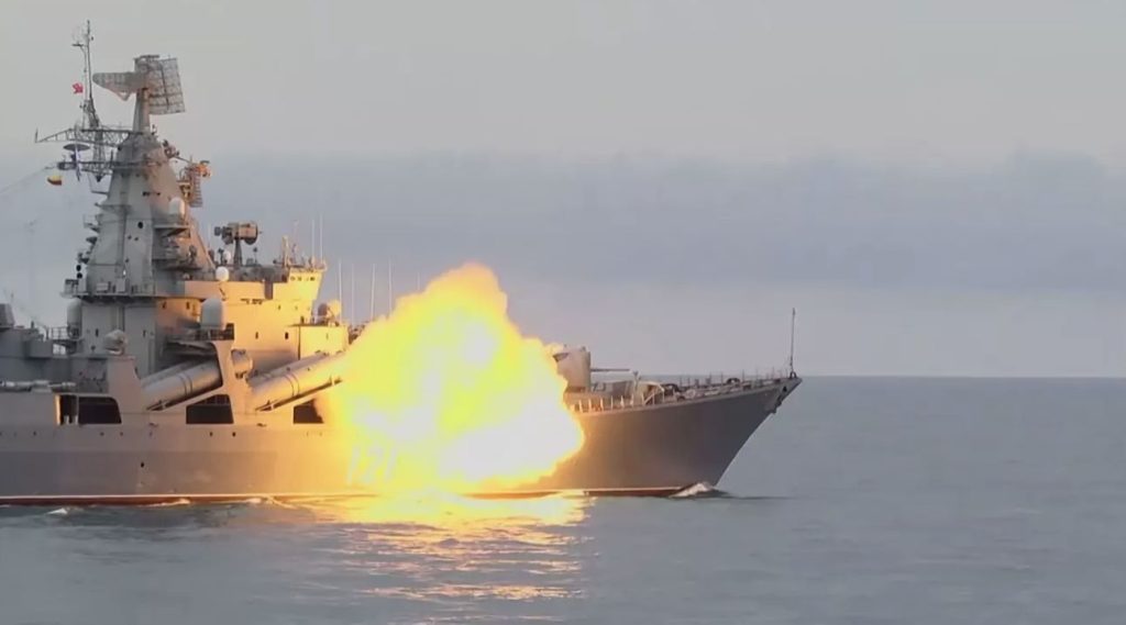 ”Moskva”: Η Ρωσία ανακοίνωσε έναν νεκρό και 27 αγνοούμενους – Διασώθηκαν 396 από το πλήρωμα