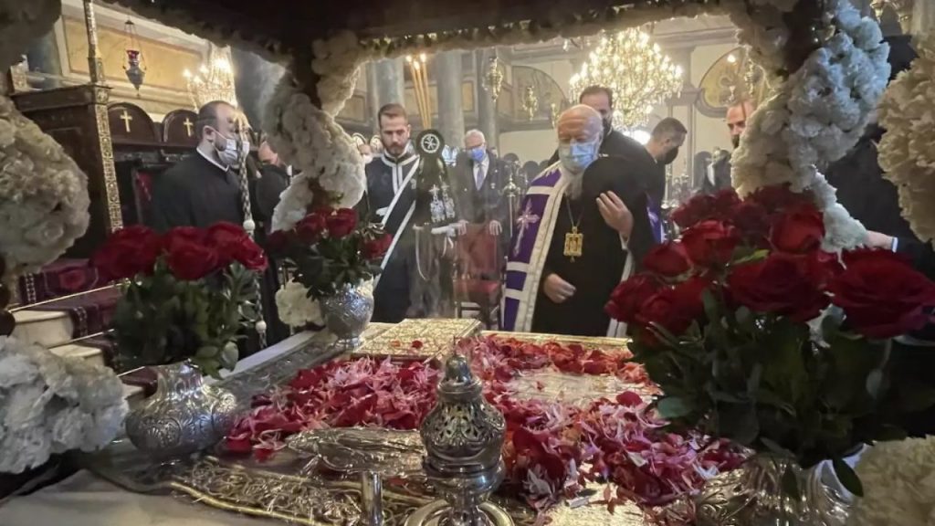 Παρουσία εκατοντάδων Ελλήνων η περιφορά του Επιταφίου στην Κωνσταντινούπολη (βίντεο)