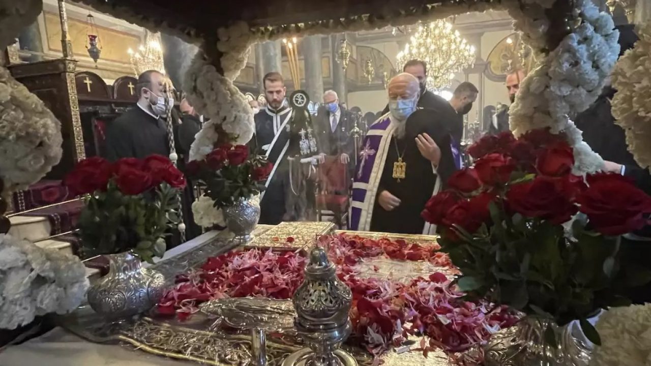 Παρουσία εκατοντάδων Ελλήνων η περιφορά του Επιταφίου στην Κωνσταντινούπολη (βίντεο)