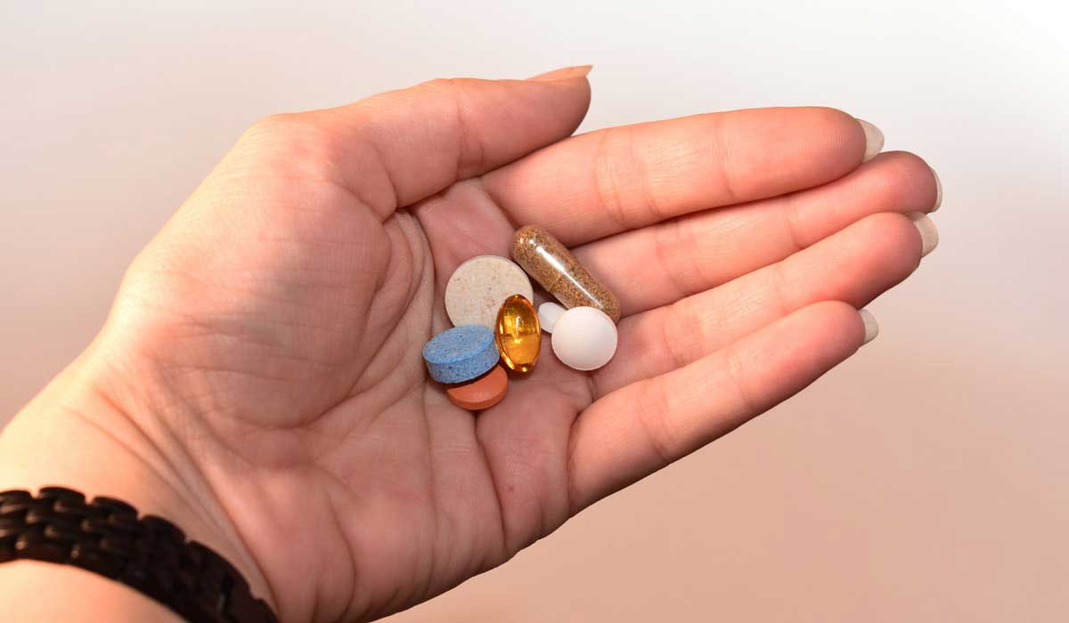 Αυτός είναι ο σοβαρός λόγος που απαγορεύεται να κόβετε τα χάπια στη μέση