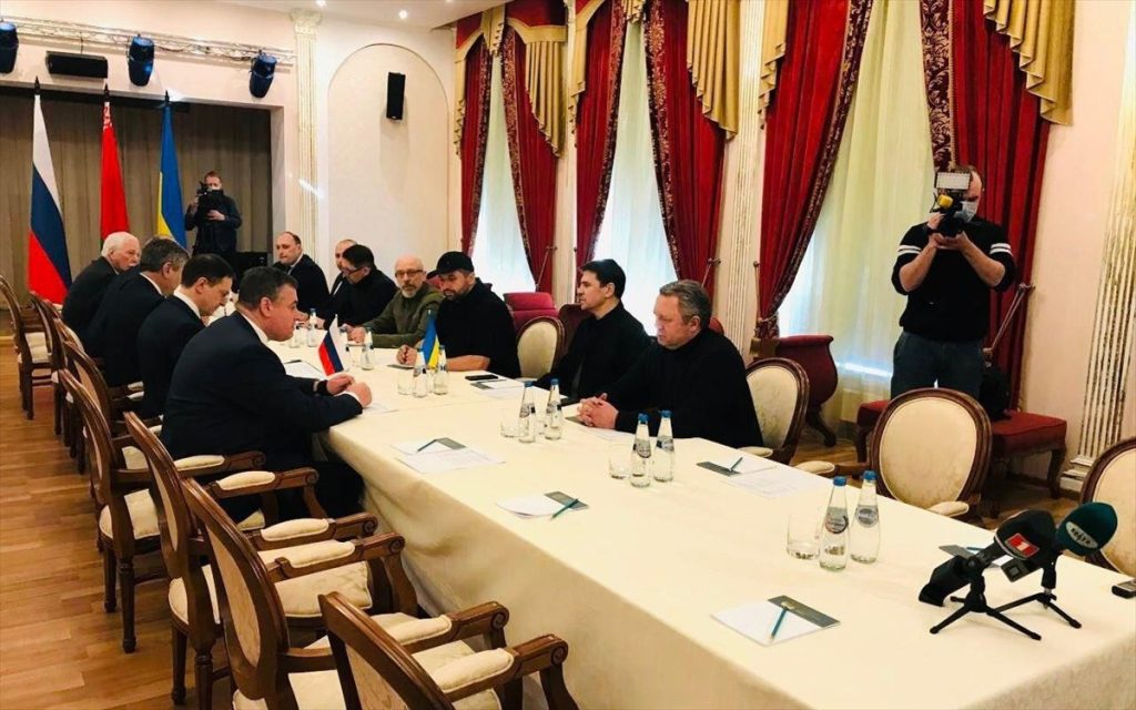 Μόσχα: Πραγματοποιήθηκαν «αρκετές μεγάλης διάρκειας συνομιλίες» με το Κίεβο
