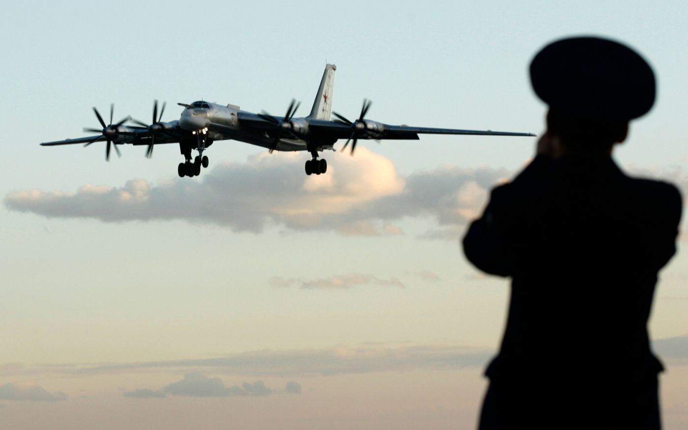 Με στρατηγικά βομβαρδιστικά Τu-95 Bear κατέστρεψαν οι Ρώσοι τις αποθήκες όπλων του ΝΑΤΟ στην Οδησσό