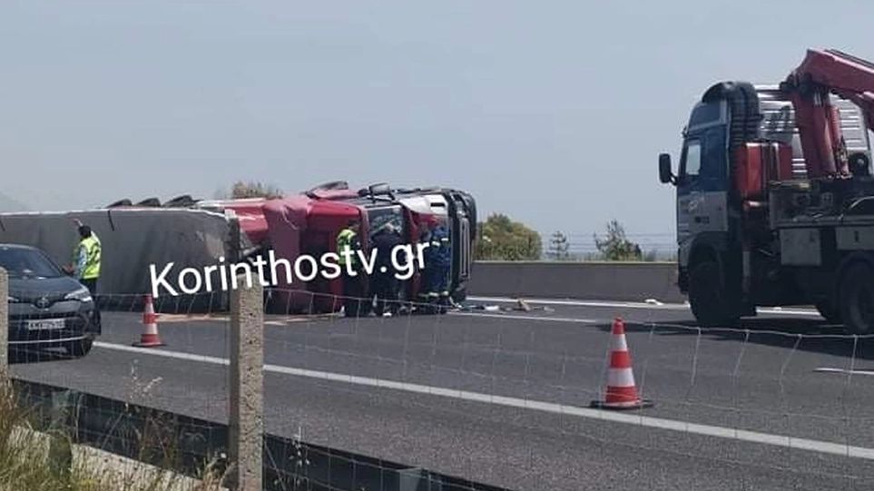 Σοβαρό ατύχημα στην Κινέτα στο ρεύμα προς Κόρινθο -Ανετράπη νταλίκα (φωτό)