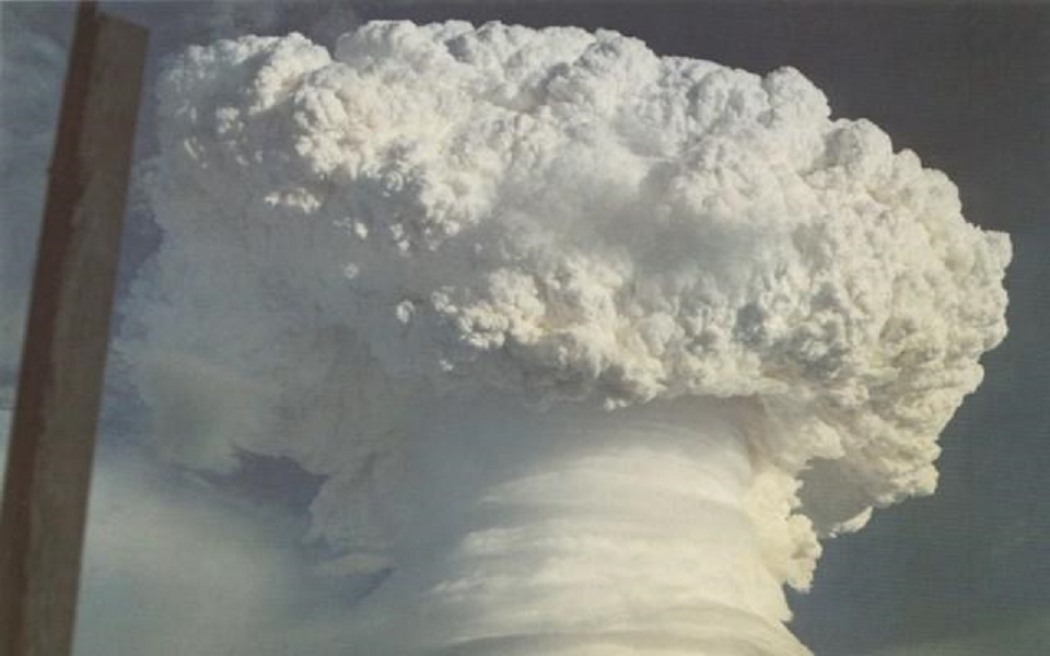Υπόγεια πυρηνική έκρηξη «λιώνει» το έδαφος δημιουργώντας έναν τεράστιο κρατήρα (βίντεο)