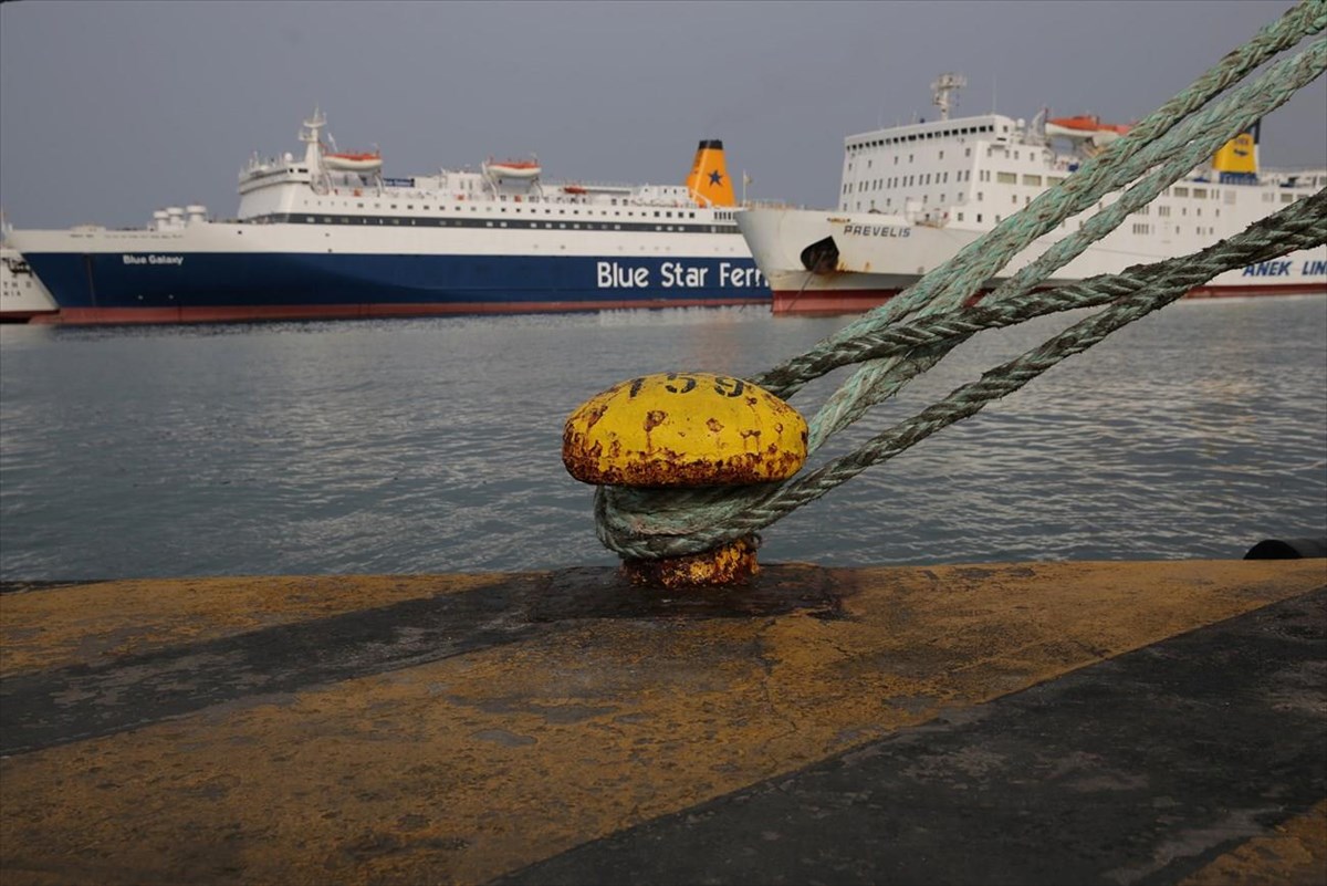 Απεργία ΠΝΟ: Δεμένα τα πλοία στα λιμάνια την Πρωτομαγιά