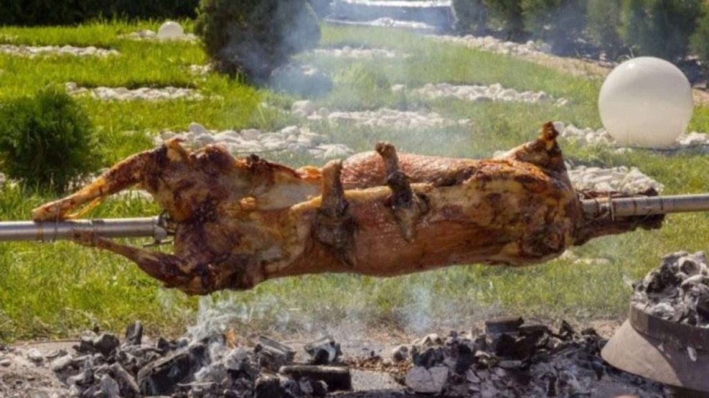 Γιατί το Πάσχα σουβλίζουμε αρνί; – Ποιος ο συμβολισμός του