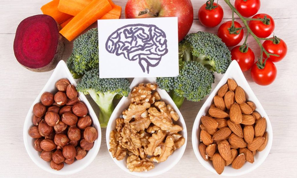Αυτές είναι οι πέντε τροφές που ωφελούν τον εγκέφαλο (βίντεο)
