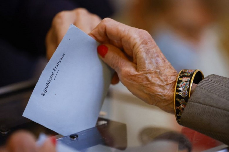 Γαλλία εκλογές: Οι τρεις φορές που οι νικητές του α΄ γύρου έχασαν στο δεύτερο