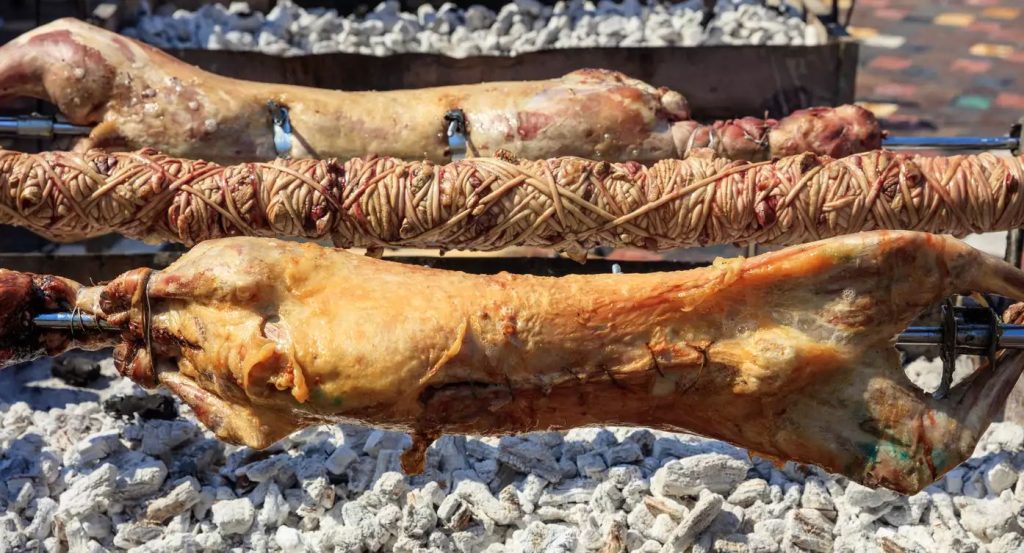 Πάσχα – Αρνί και κοκορέτσι: Τα μυστικά για το τέλειο ψήσιμο