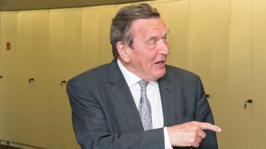 Η Σ.Έσκεν κάλεσε τον Γ.Σρέντερ να αποχωρήσει από το SPD λόγω των δηλώσεων του για τον πόλεμο στην Ουκρανία