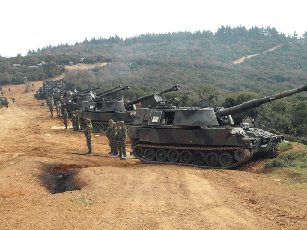 Oι ΗΠΑ ζήτησαν A/K πυροβόλα M109 & άρματα μάχης M60A3 & Leopard 1A5 από την Ελλάδα για την Ουκρανία – Τι γράφουν οι ΝΥΤ