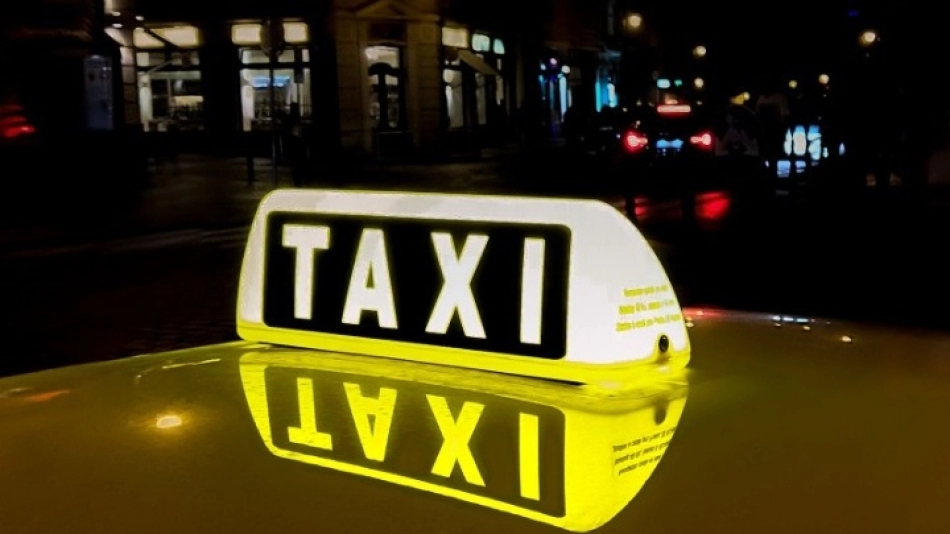 Τρόμος για οδηγό ταξί στην παλαιά εθνική οδό Αθηνών-Κορίνθου από «αδέσποτη» σφαίρα