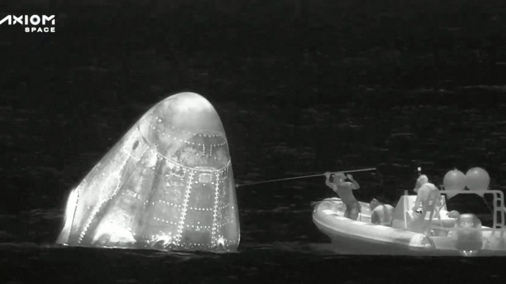 Επέστρεψε στη Γη η πρώτη αμιγώς ιδιωτική επανδρωμένη διαστημική αποστολή (βίντεο)