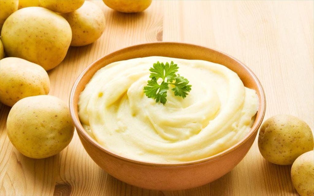 Δείτε γιατί δεν πρέπει να χρησιμοποιείτε κρύο γάλα στον πουρέ