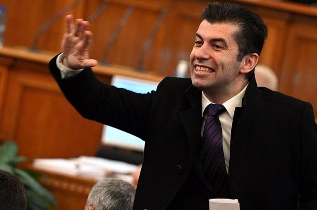 Βούλγαρος πρωθυπουργός σε πολίτες: «Δώστε τον μισθό σας για την Ουκρανία»!