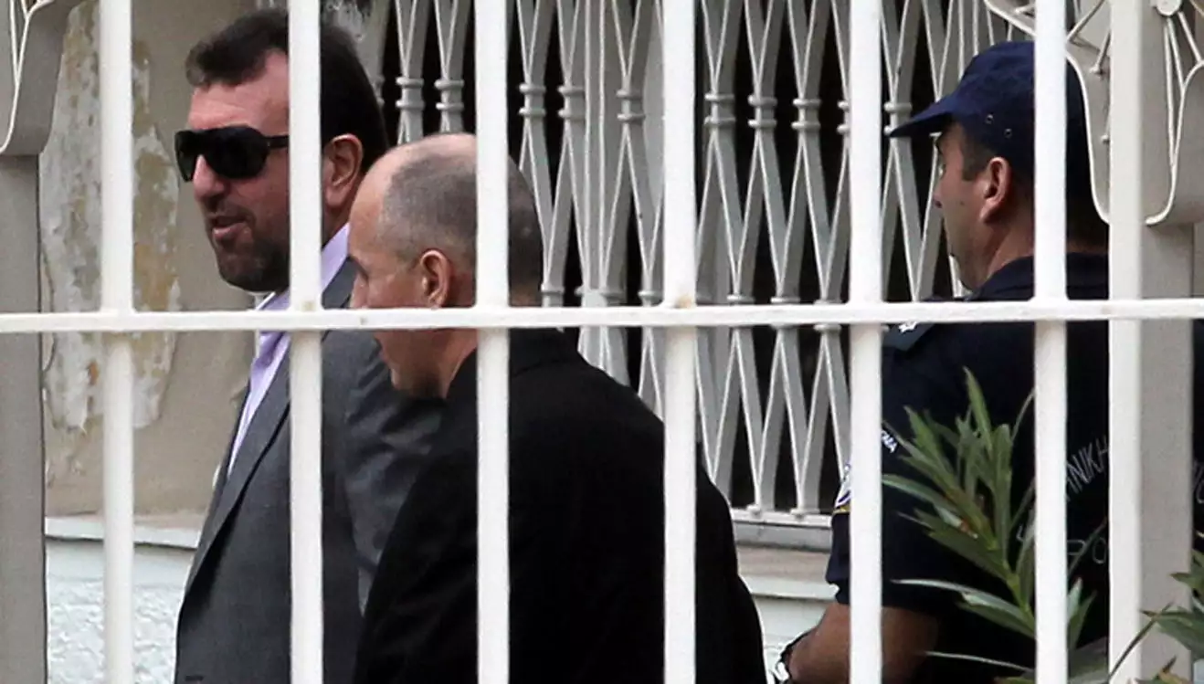 Ποιος έδωσε την εντολή για τη δολοφονία του Γ.Σκαφτούρου: Τα δύο σενάρια – Γιατί τον εκτέλεσαν στο σπίτι του