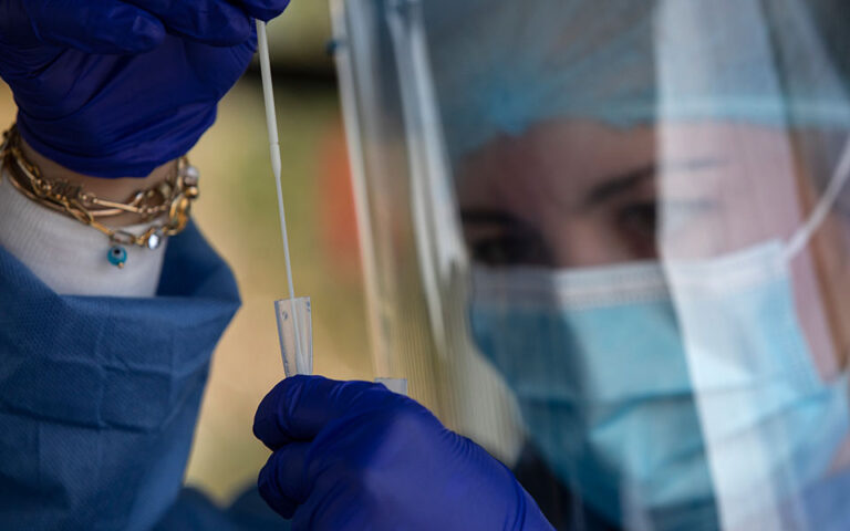 Κορωνοϊός σήμερα: 11.487 τα νέα κρούσματα και 43 θάνατοι