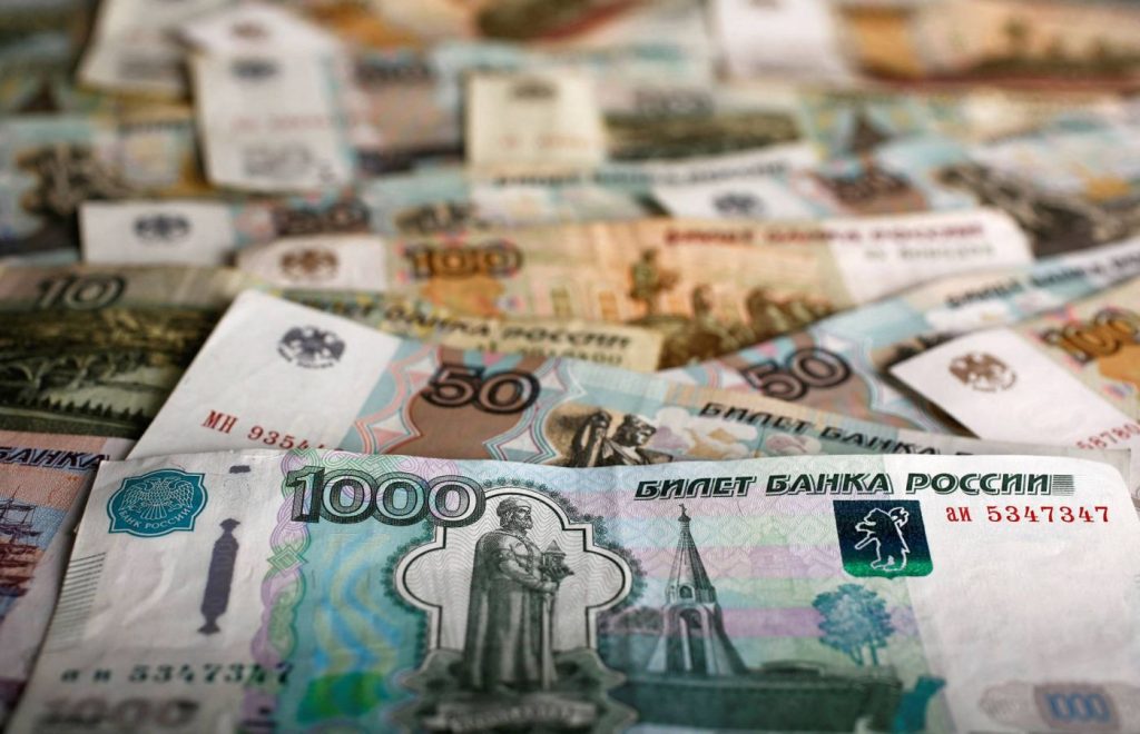 Η Εni σχεδιάζει να αγοράσει ρούβλια για να μην διακοπούν οι προμήθειες του ρωσικού φυσικού αερίου
