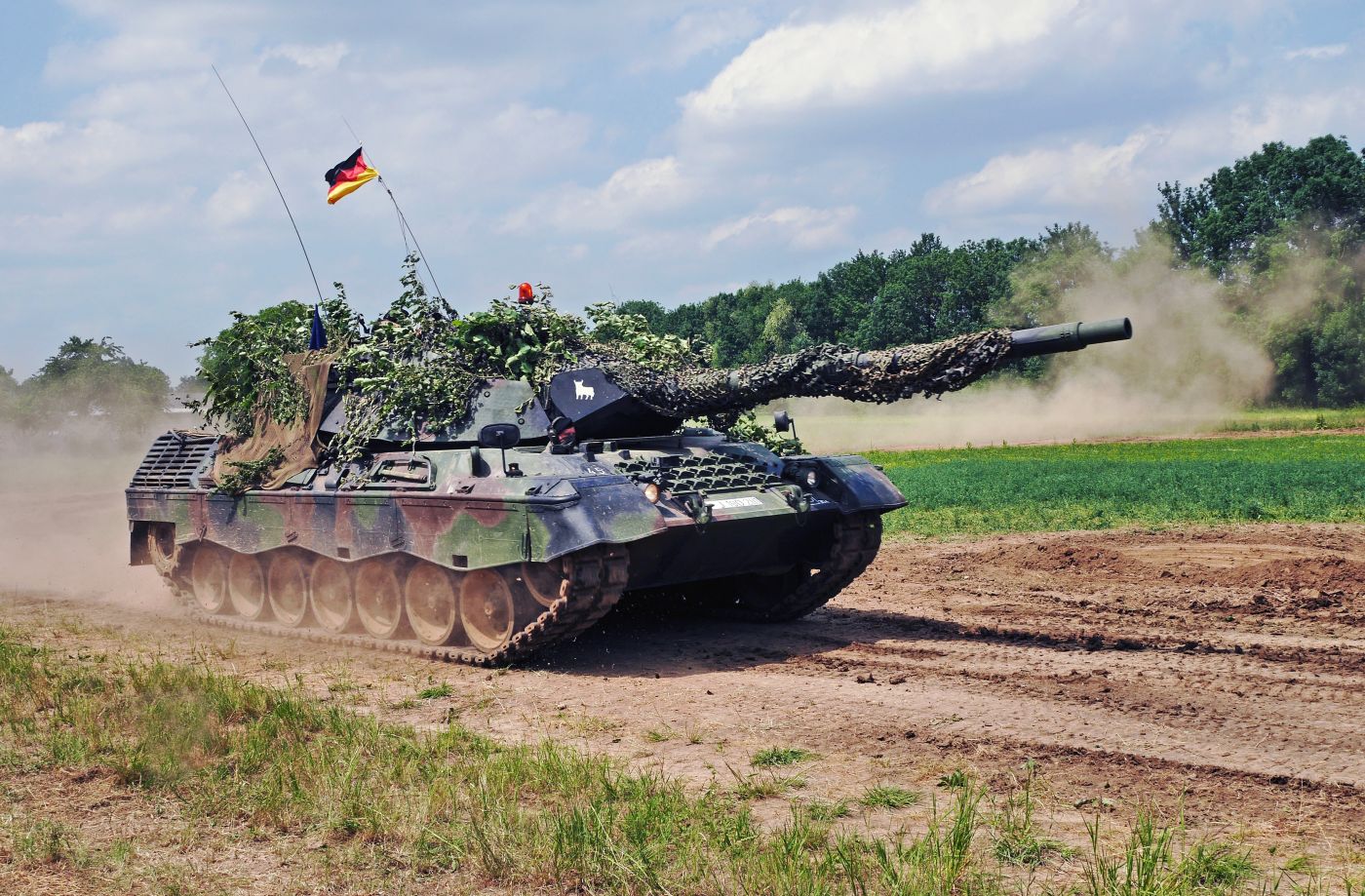 Γερμανική Βουλή: Υπερψήφισε την αποστολή βαρέων όπλων στην Ουκρανία