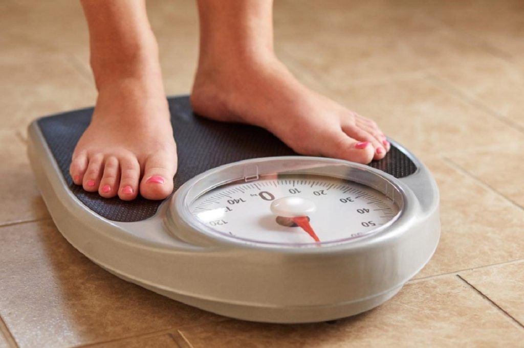 Πώς θα υπολογίσετε σωστά το σωματικό βάρος; – Ποιο είναι το ιδανικό ανάλογα με το ύψος σας;