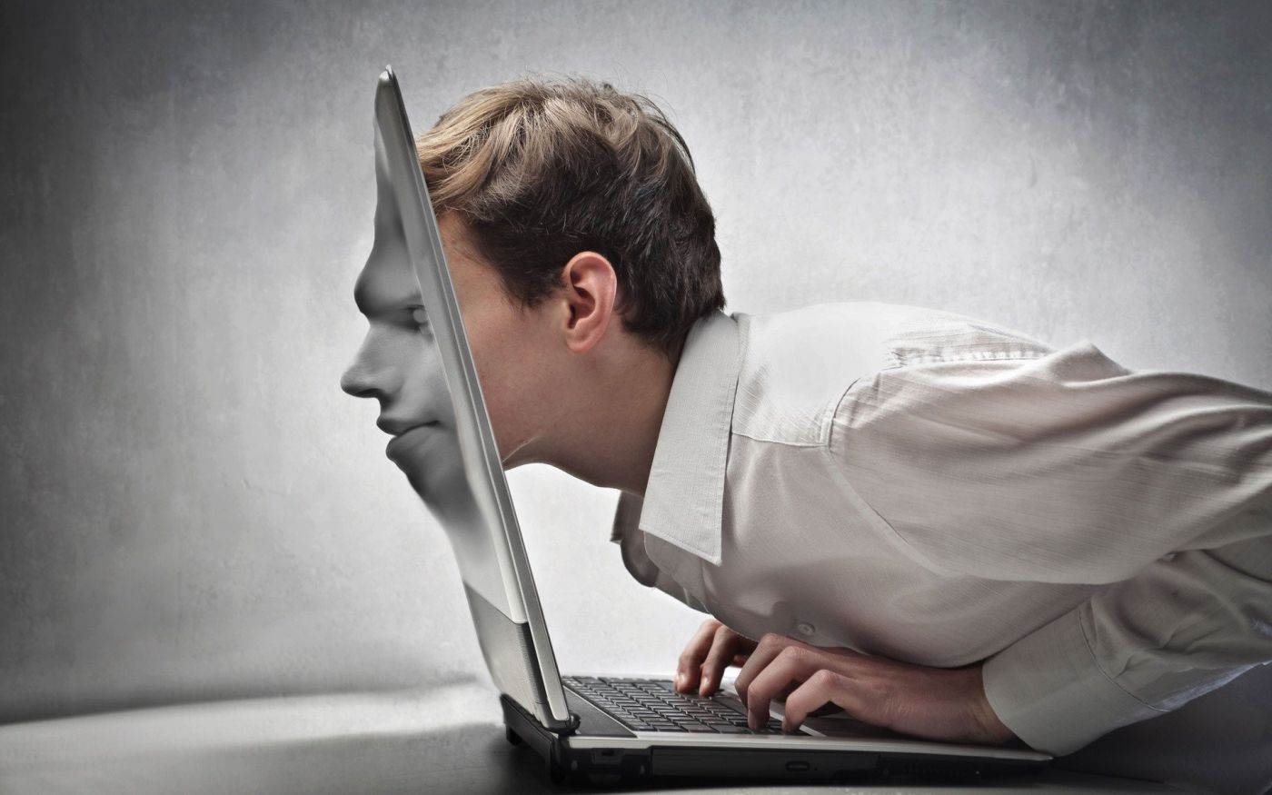 Σε αυτή τη χώρα οι άνθρωποι ξοδεύουν τον περισσότερο χρόνο στο διαδίκτυο – Οι πιο «ενεργές» χώρες