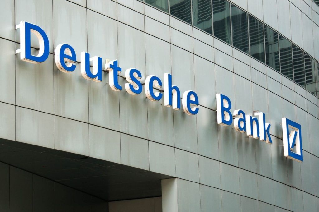 Γερμανία: Έφοδος των αρχών στα γραφεία της Deutsche Bank