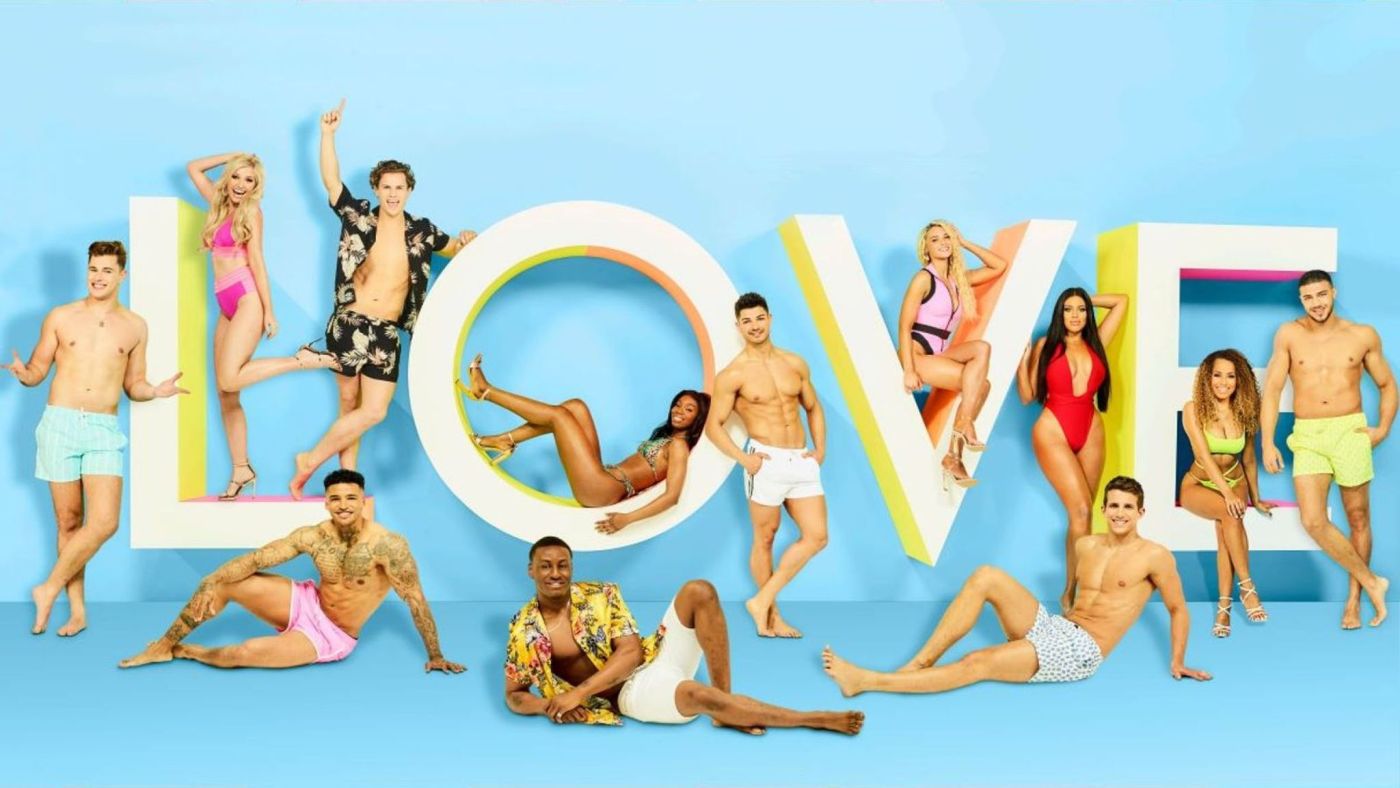 Love Island: Το… νησί των οργίων φέρνει ο Τούρκος Ατζούν – Ποια «ψήνει» ο ΣΚΑΪ για παρουσιάστρια