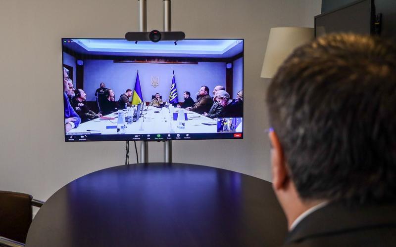 Τηλεδιάσκεψη Β.Ζελένσκι – Α.Τζιτζικώστα: Οι απώλειες της Ουκρανίας έχουν φτάσει τα 600 δισ.