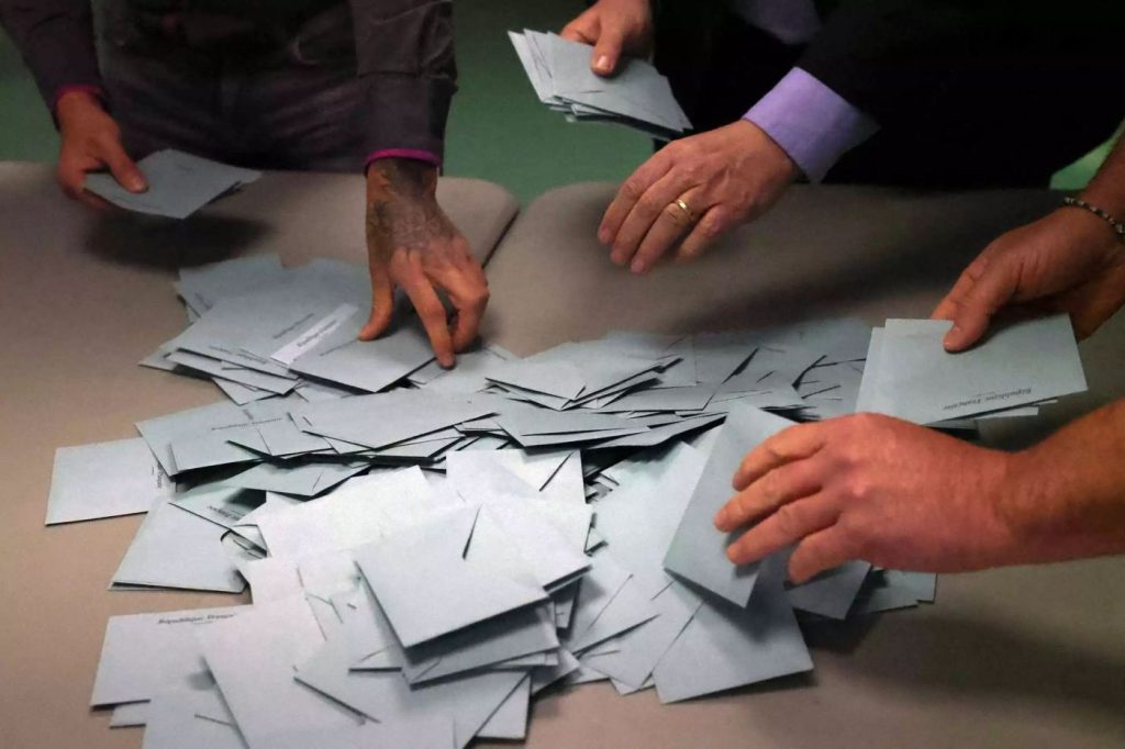 Εκλογικό σύστημα: Το γερμανικό μοντέλο εισηγούνται να κάνει αποδεκτό ο Κ.Μητσοτάκης