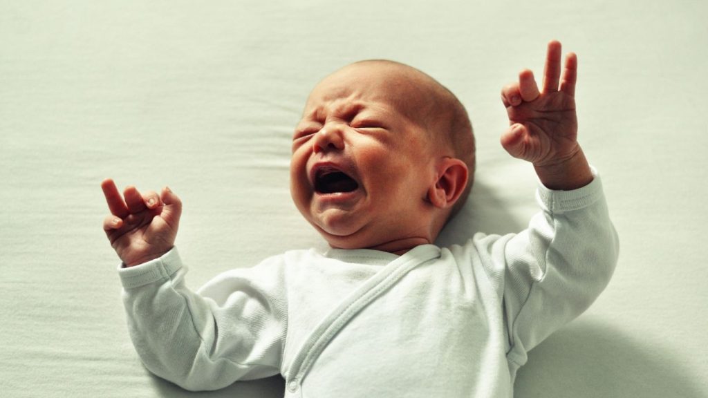 Έχετε αναρωτηθεί; – Γιατί τα μωρά κλαίνε περισσότερο το απόγευμα;