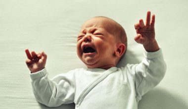 Έχετε αναρωτηθεί; – Γιατί τα μωρά κλαίνε περισσότερο το απόγευμα;