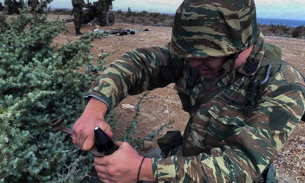 15.000 προσλήψεις επαγγελματιών οπλιτών στις ΕΔ