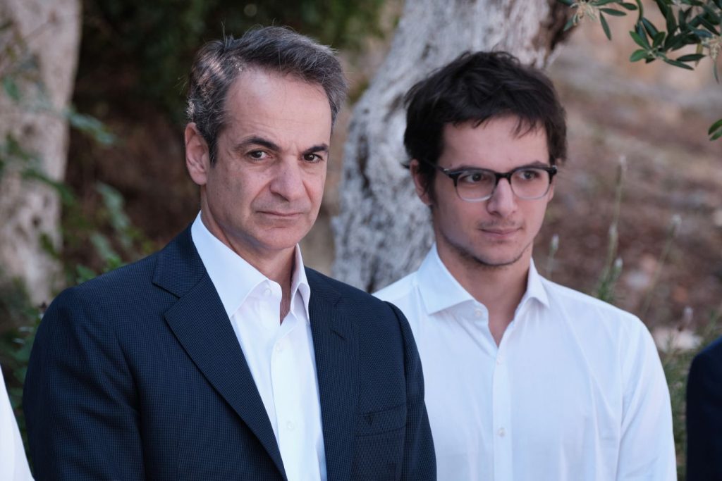 Αιχμηρή ανάρτηση Γ.Κύρτσου: «Στο γραφείο Ισπανού ευρωβουλευτή ο γιος Κυριάκου θα μάθει πολλά»