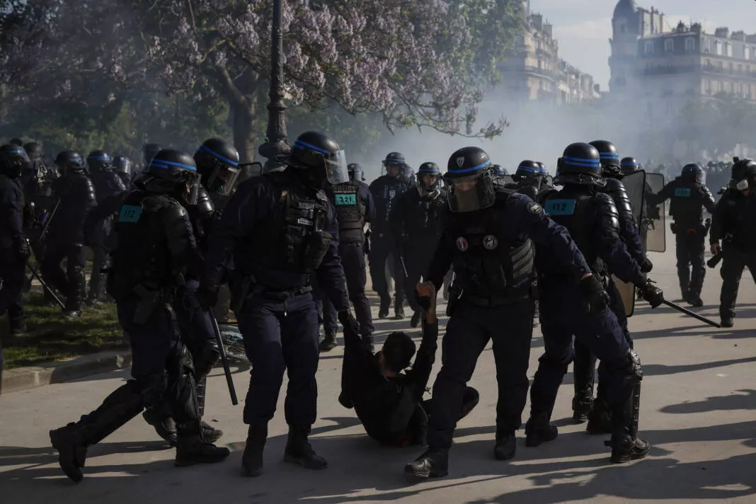 Γαλλία: Επεισόδια κατά τη διάρκεια της διαδήλωσης για την Πρωτομαγιά στο Παρίσι