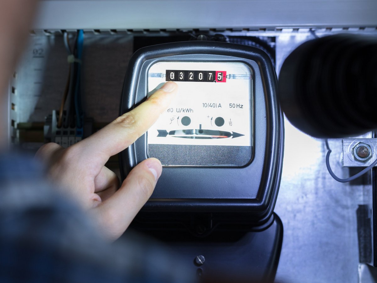 ΔΕΔΔΗΕ: Σε ισχύ από σήμερα το νυχτερινό οικιακό τιμολόγιο θερινής περιόδου