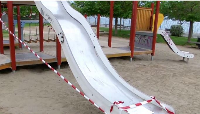 Θεσσαλονίκη: Ξεσπά ο πατέρας της 8χρονης που έχασε το δάχτυλό της σε τσουλήθρα – «Να τιμωρηθεί ο υπεύθυνος»