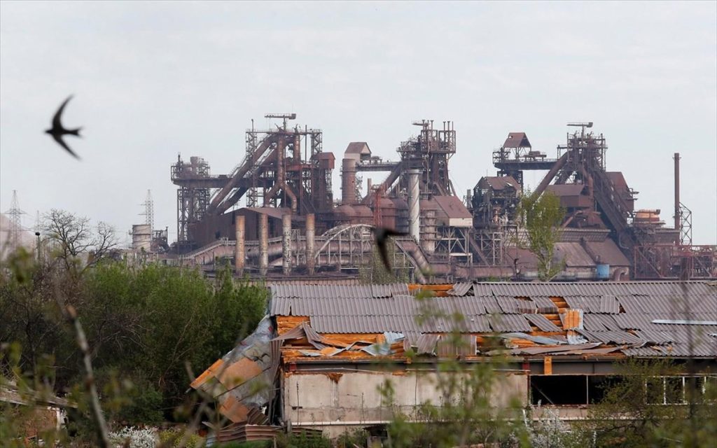 Ουκρανία: Η Ρωσία ξανάρχισε σήμερα τον βομβαρδισμό του Αζοφστάλ στην Μαριούπολη